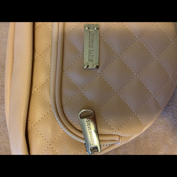Steve Madden Fanny! - Picture 2 of 4